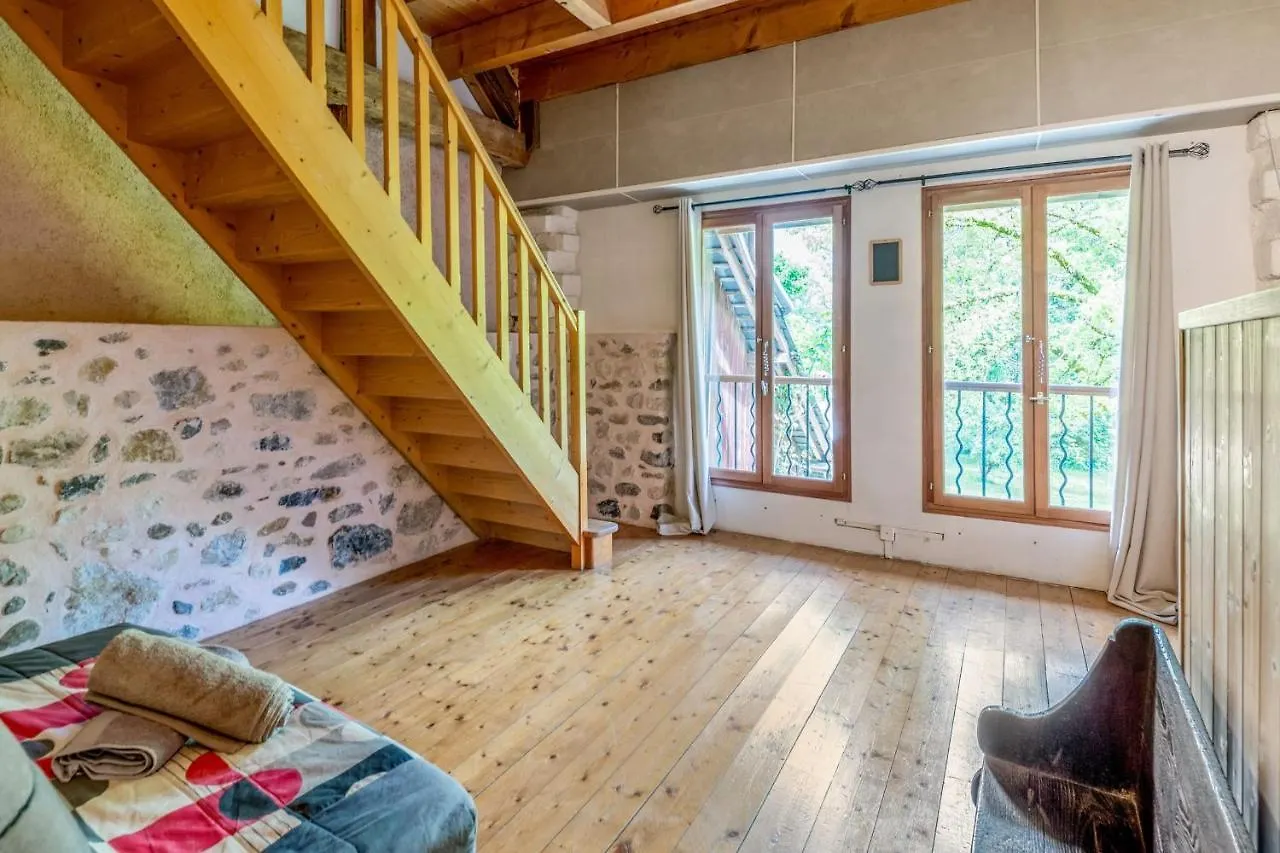 Appartement De La Vieille Ferme - Welkeys Annecy 0*,  France